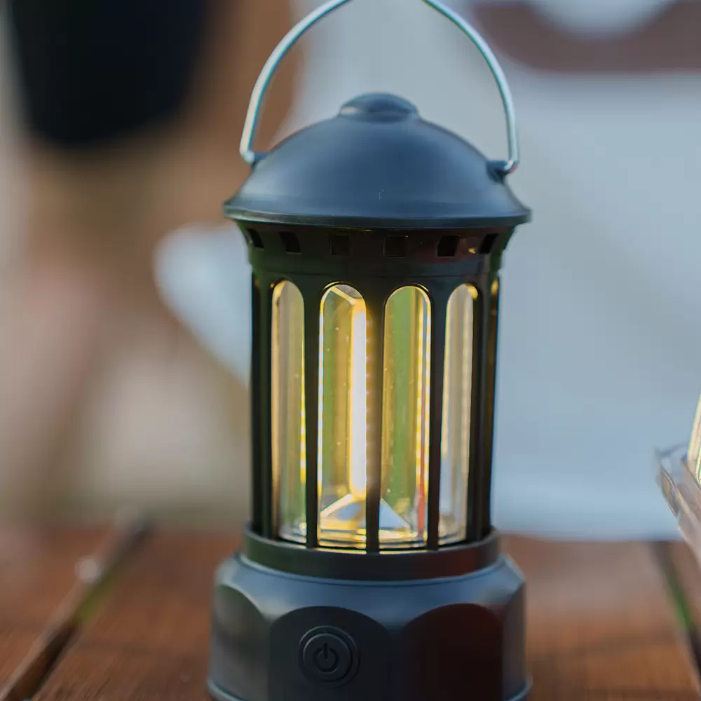 Luz de aventura todo en uno: tu mejor compañera para actividades al aire libre